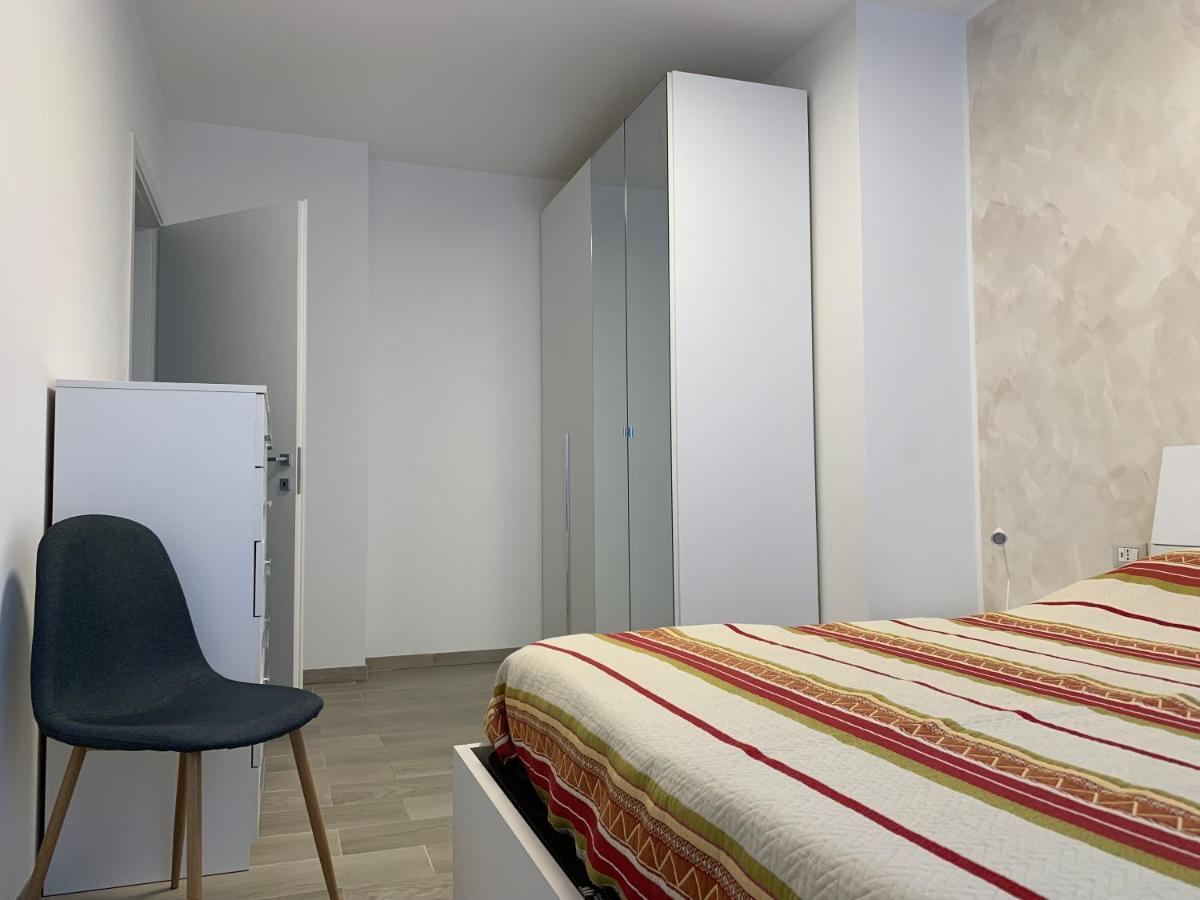 Apartamento Trilocale In Zona Bocconi/Navigli Milán Exterior foto